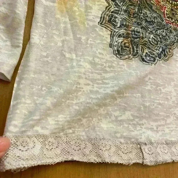 Reba Womens Long Sleeve Sheer Art Decorative Top size M-L - Picture 3 of 15